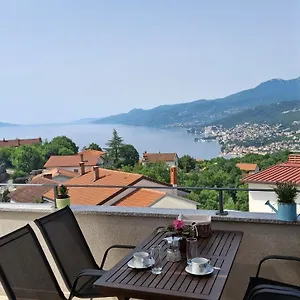 https://apartman-bella-vista.primorje-gorskikotar.com
