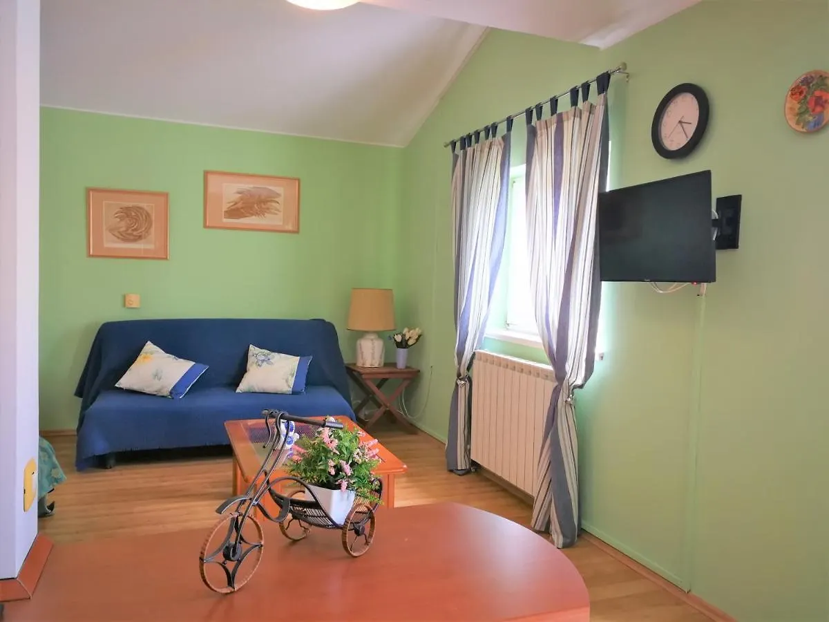 Apartments Bilic With Garden & Swimming Pool - 50M From The Beach Pjescana Uvala