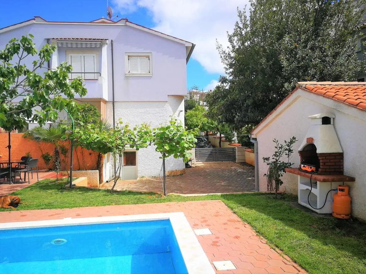 Apartments Bilic With Garden & Swimming Pool - 50M From The Beach Pjescana Uvala 0*,